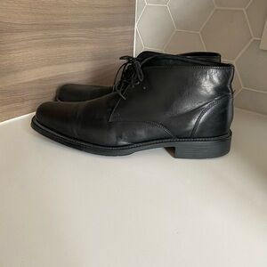 Men’s bootie shoes size 10.5 leather